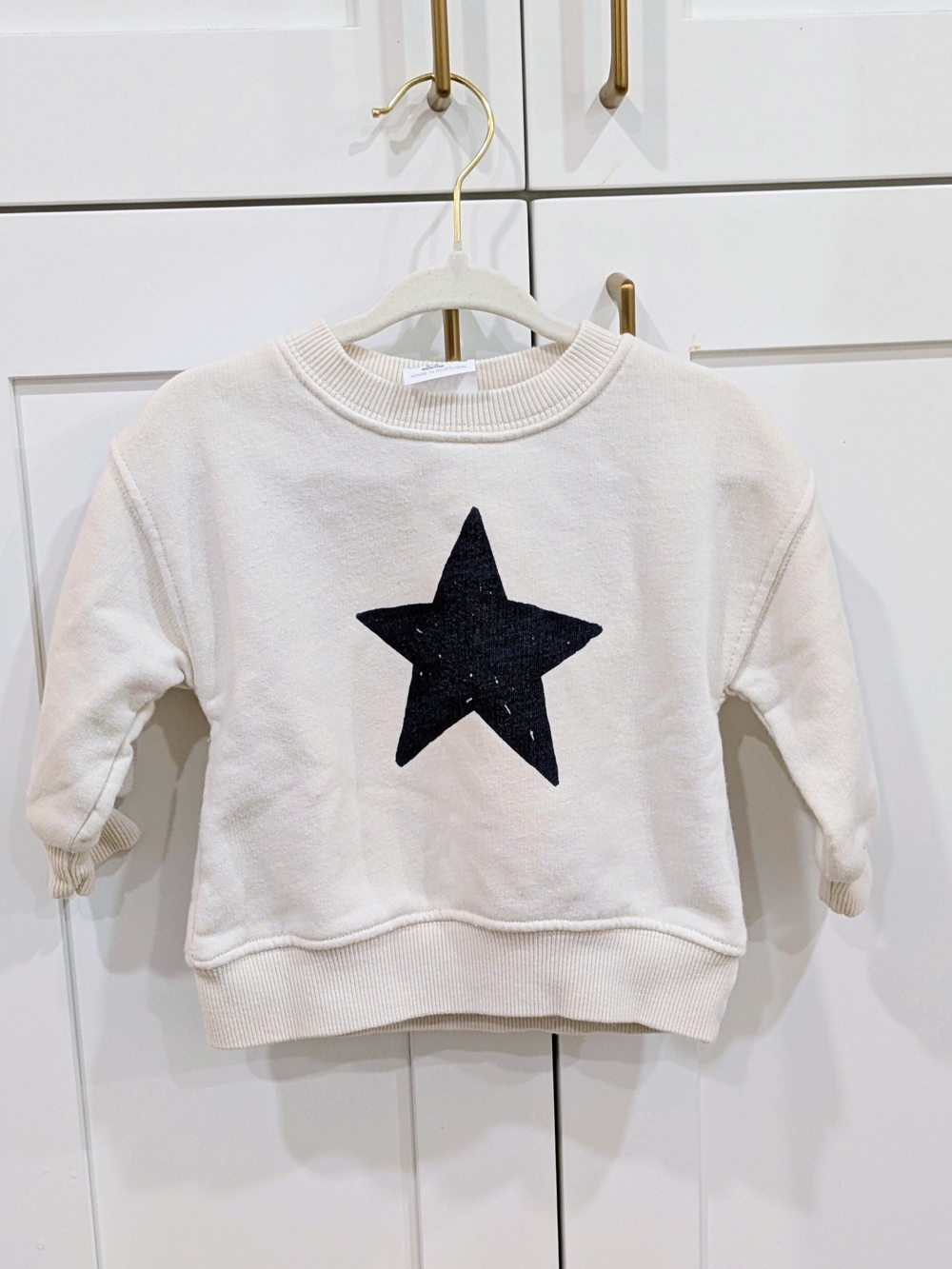 Zara Cream Sweatshirt with Black Star Graphic